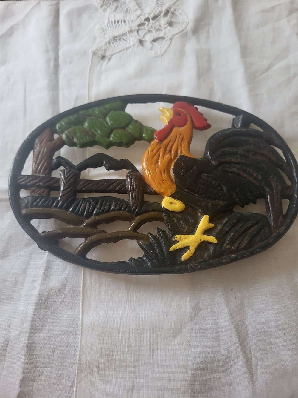 Vintage Oval Cast Iron Trivet Hot Pot Stand with Colorful Rooster Design, Rustic